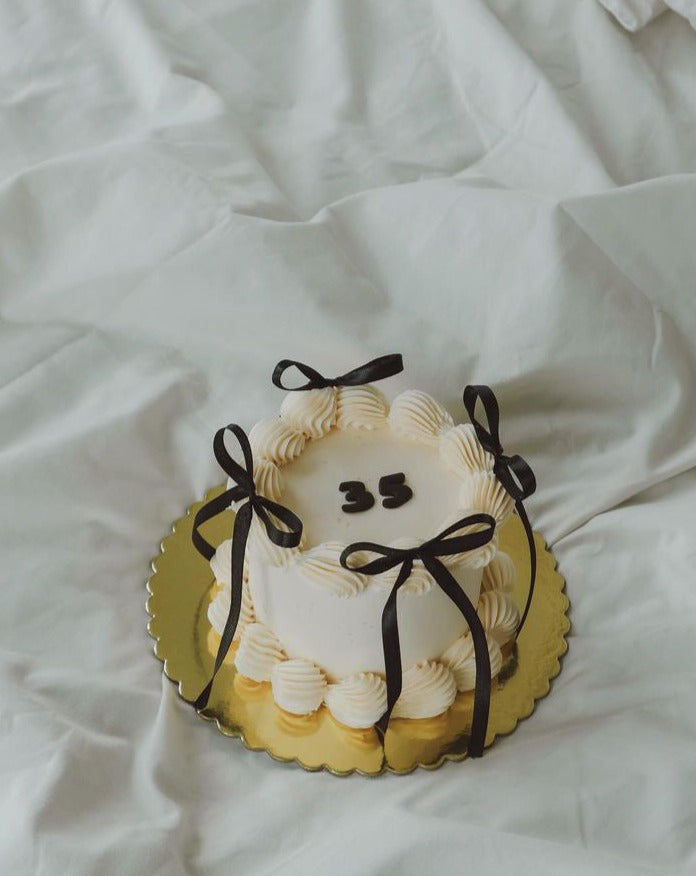 Bow Cake BYPATRI.