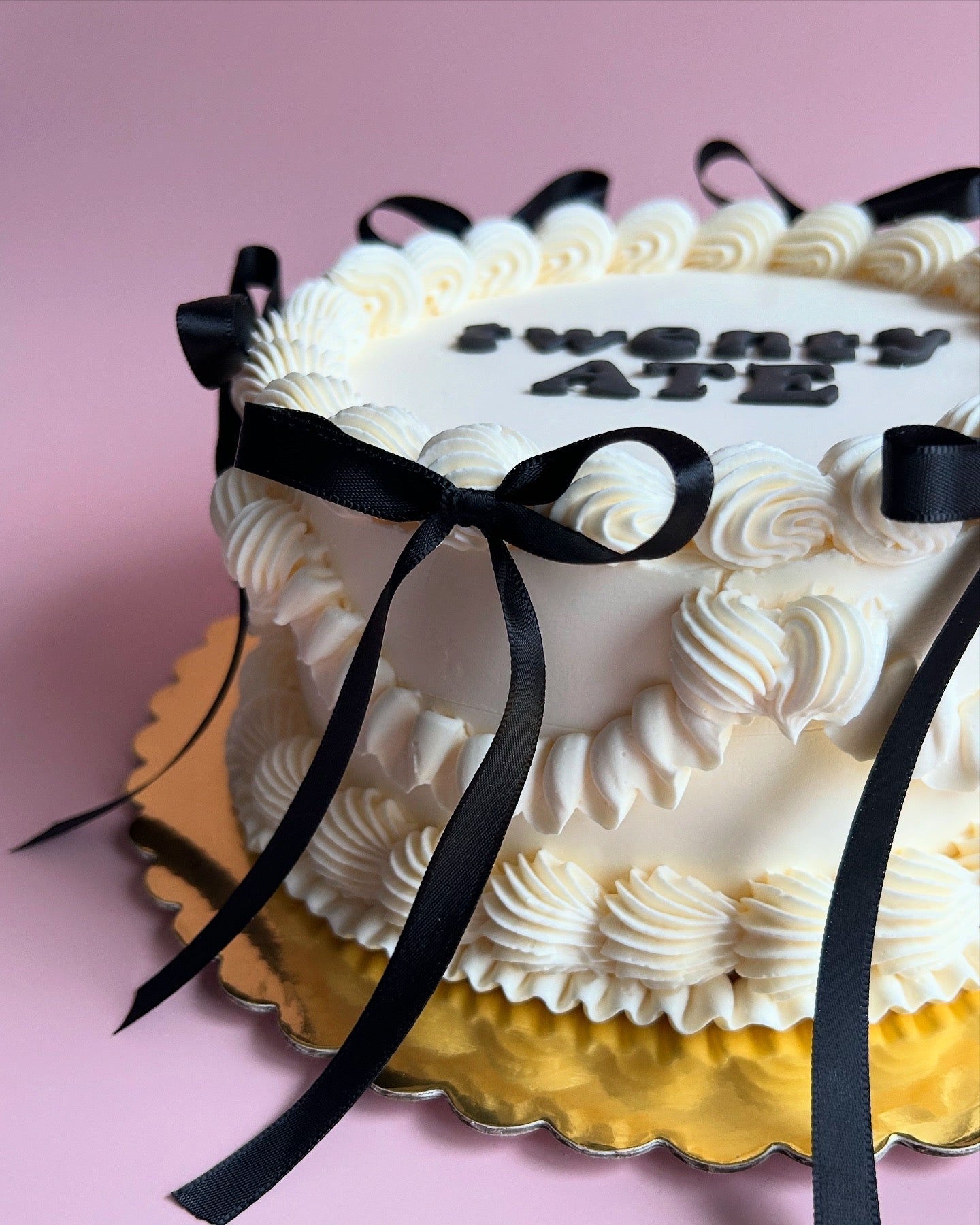 Bow Cake BYPATRI