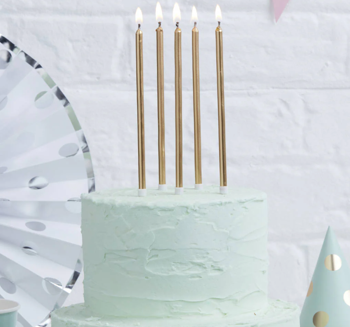 1 x Tall Gold Candle.